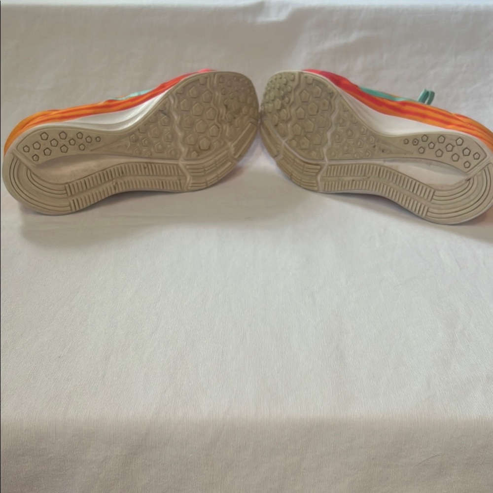 Nike Downshifter 8 Red and Orange Sneakers with Teal Laces - Picture 4 of 6